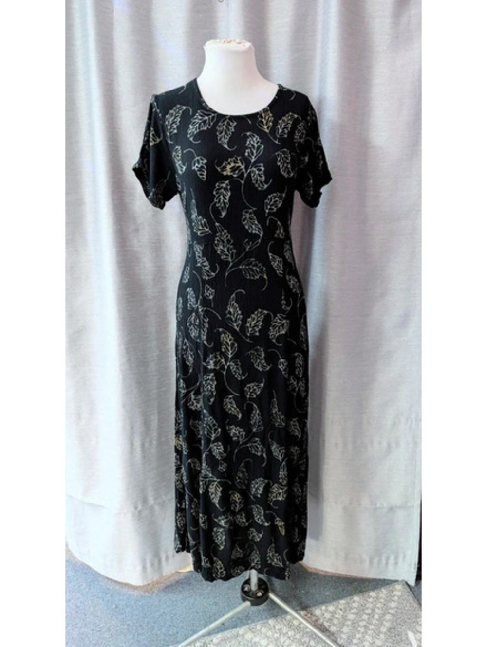 Orvis Crinkle Rayon Tie Back Batik Dress M